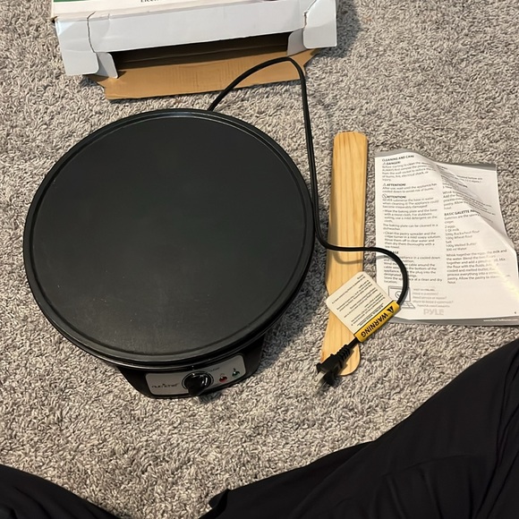 Nutrichef electric crepe maker - Picture 2 of 2